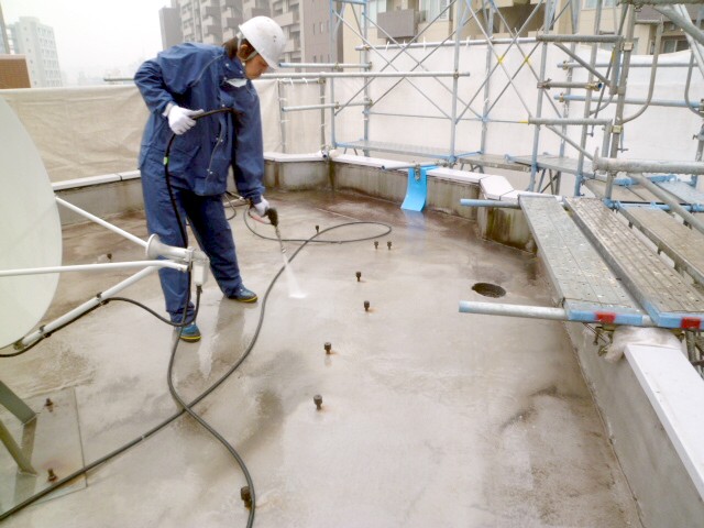 屋上工事施工中の写真:その2