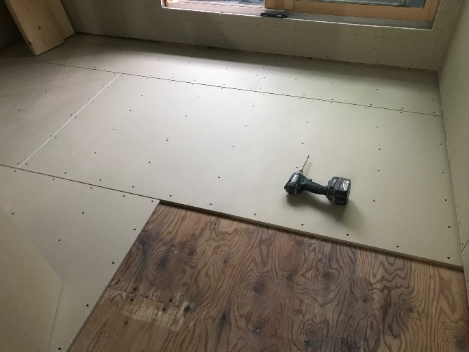 準耐火構造用床の石膏ボード貼り（防音及びファイヤーストップ） 