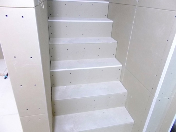 内部 外部 耐火構造下地張り完了他 東京で15坪 坪の間取りで狭小住宅 ３階建てを建てるなら渡辺ハウジング