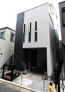 文京区 敷地面積約19坪 家族の夢がつまったスリット窓が特徴的なキューブ型3階建て住宅