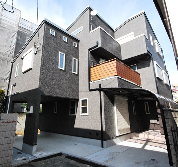 板橋区 敷地面積約42坪 施主様のセンスが随所に光る一部分離型二世帯住宅
