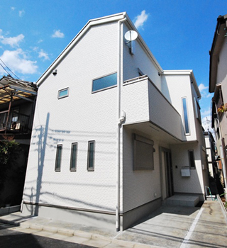豊島区 敷地面積約21坪 アシンメトリーな切妻屋根が個性的な防火地域の2階建て住宅 豊島区 敷地面積約21坪 アシンメトリーな切妻屋根が個性的な防火地域の2階建て住宅