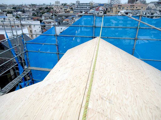 屋根野地板合板貼り終了 