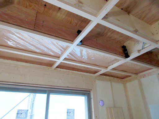 （画像１）天井防湿シート貼り 