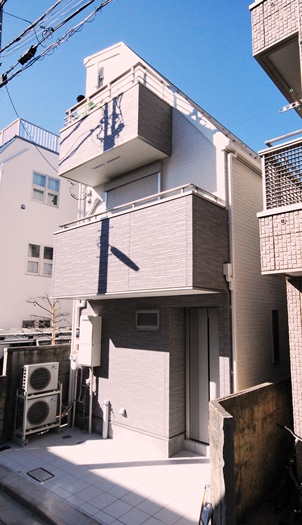 板橋区 敷地面積約18坪 北側斜線を収納スペースに有効利用した3階建て南面建て起こし住宅 板橋区 敷地面積約18坪 北側斜線を収納スペースに有効利用した3階建て南面建て起こし住宅